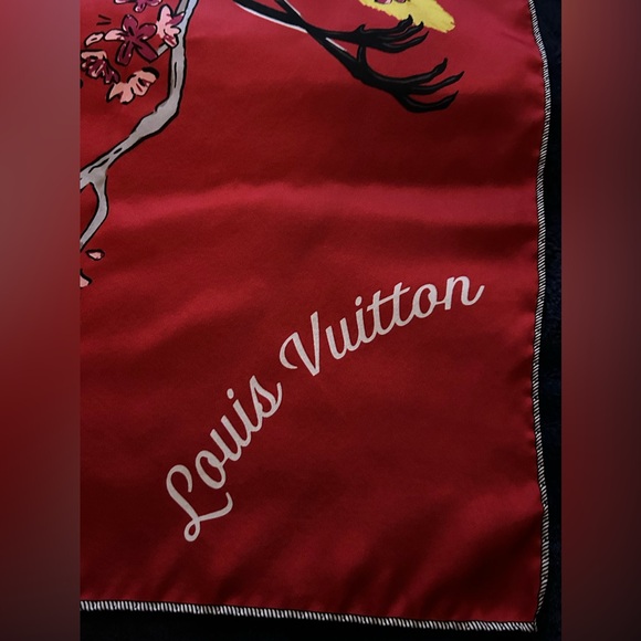 Authentic Louis Vuitton silk scarf. Absolutely gorgeous. - Picture 15 of 16